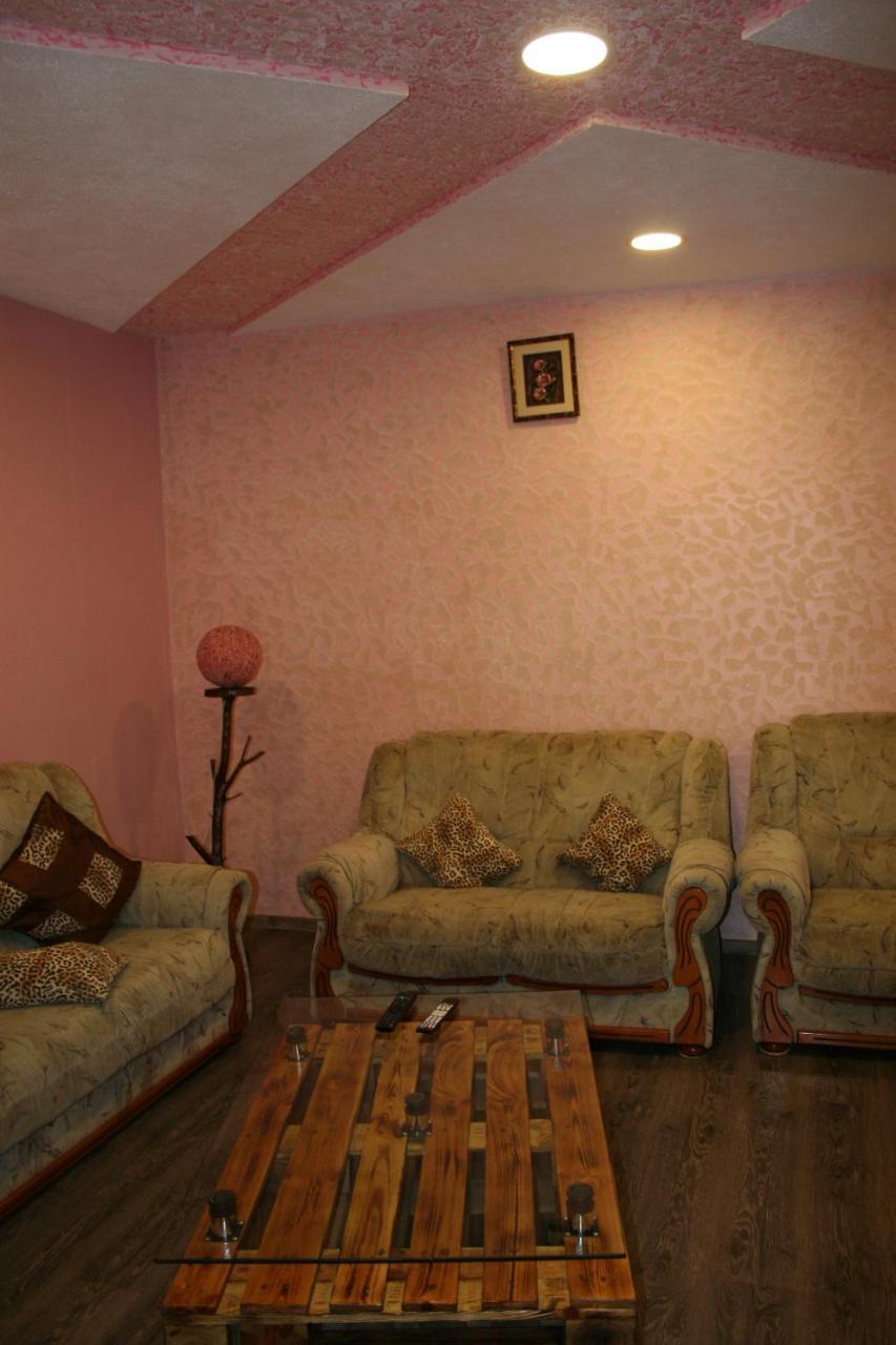 Guest House Nima Borjomi Exterior foto